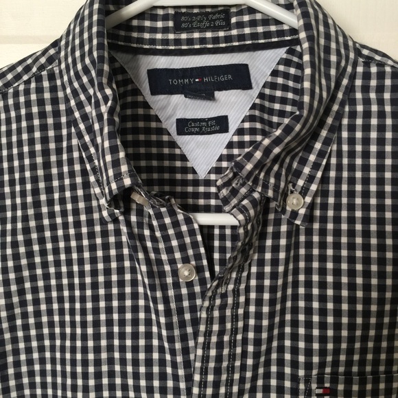 Very Handsome Tommy Hilfiger Button Down - Picture 4 of 7